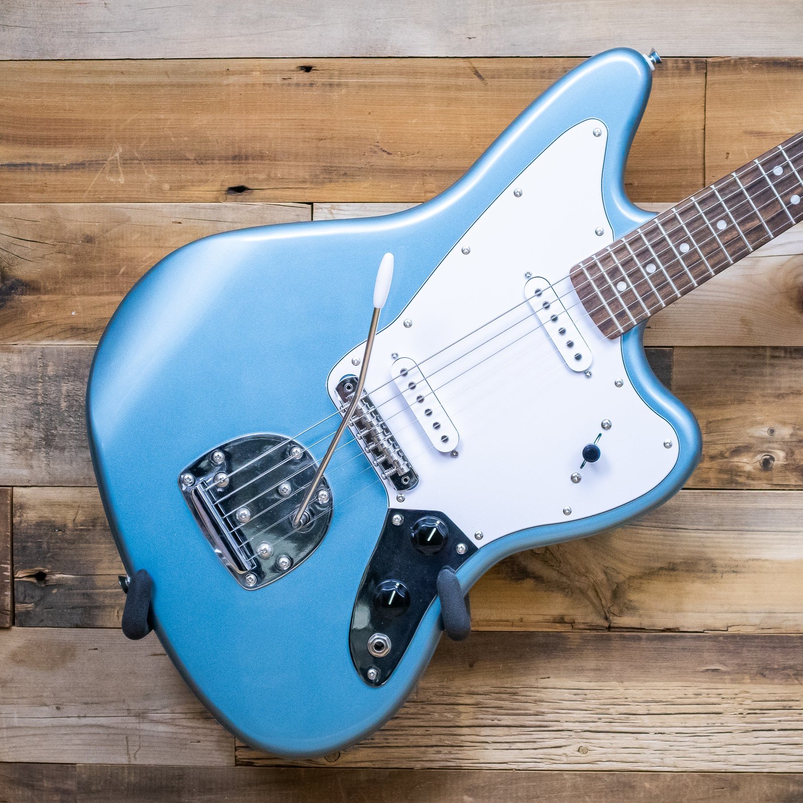 Squier Limited Edition Affinity Series Jaguar Guitar, Ice Blue Metallic U283630