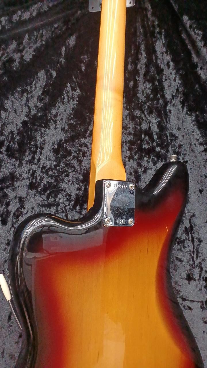 FENDER American Vintage’62 JAGUAR 3TS Electric Guitar