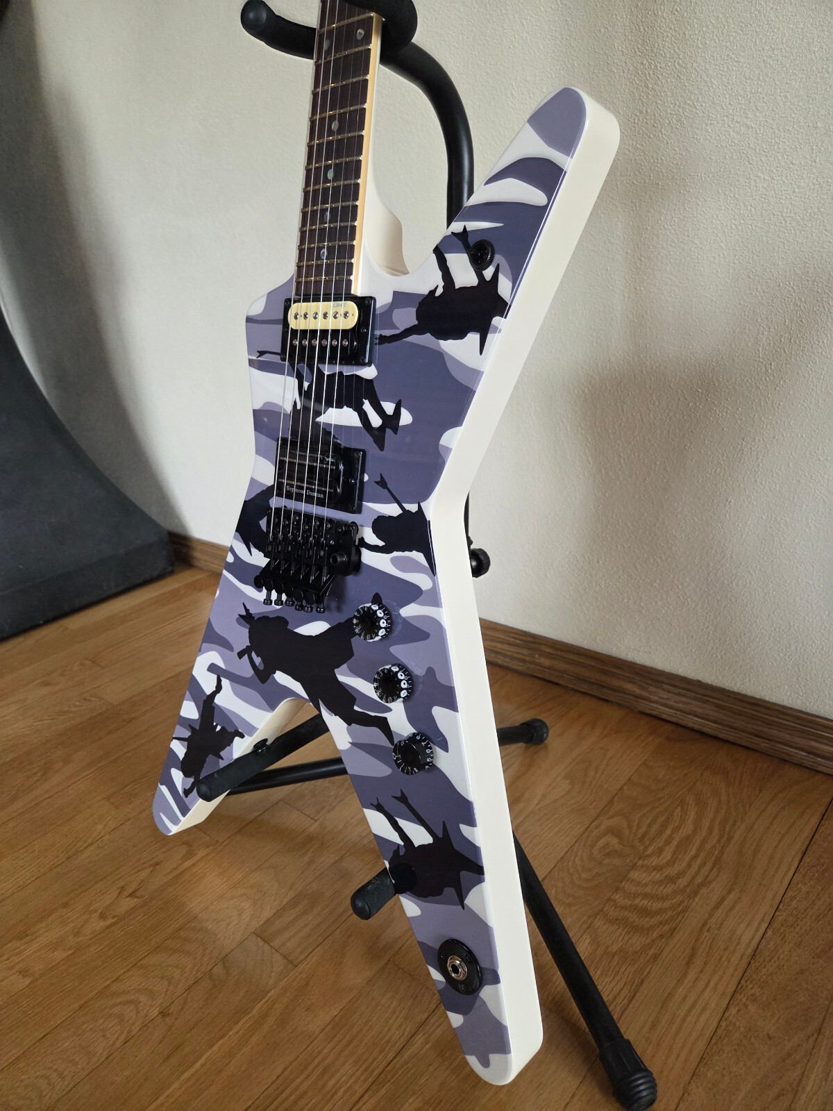 ~ USA ~ 1 of 2 ~ Dean Dime o Flage Dimebag Darrell Pantera Electric Guitar ML