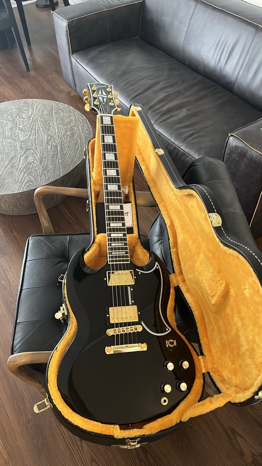 Gibson SG Custom Ebony Black 6-String RH Mahogany w/ Hard Case