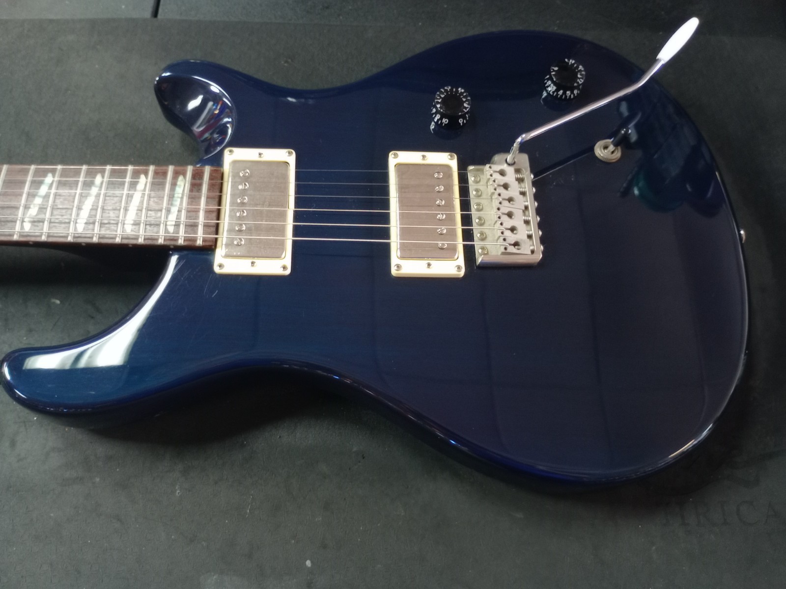 PRS Santana SE 1ST Year prod. 2000 Translucent Royal Blue w/Gig bag *FREE SHIPPI