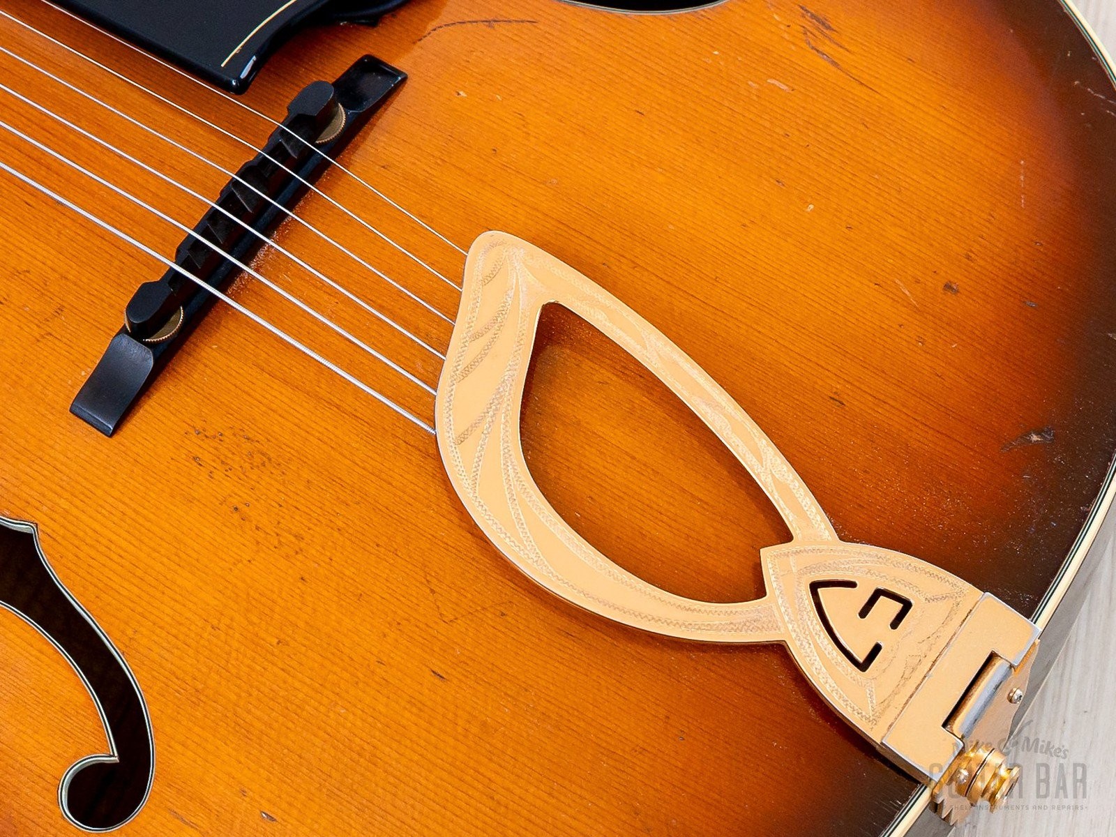 1962 Guild Stuart A-500 Sunburst Vintage Cutaway Archtop w/ DeArmond, Case