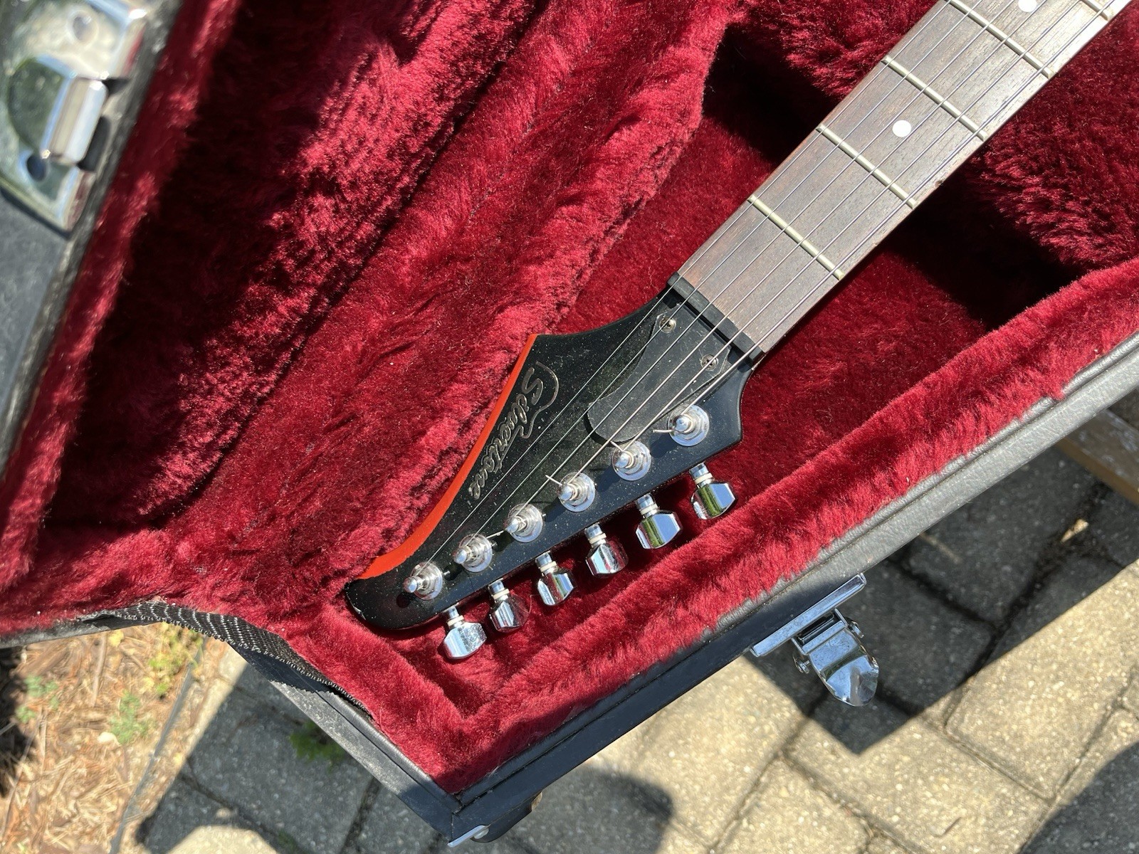 Silvertone PSAP1 Paul Stanley Kiss Signature Apocalypse Electric Guitar W/ Case
