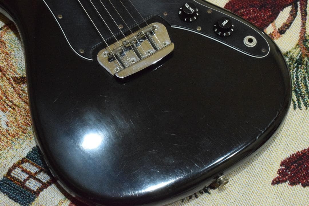 Fender Musicmaster S8 Serial 4.12kg