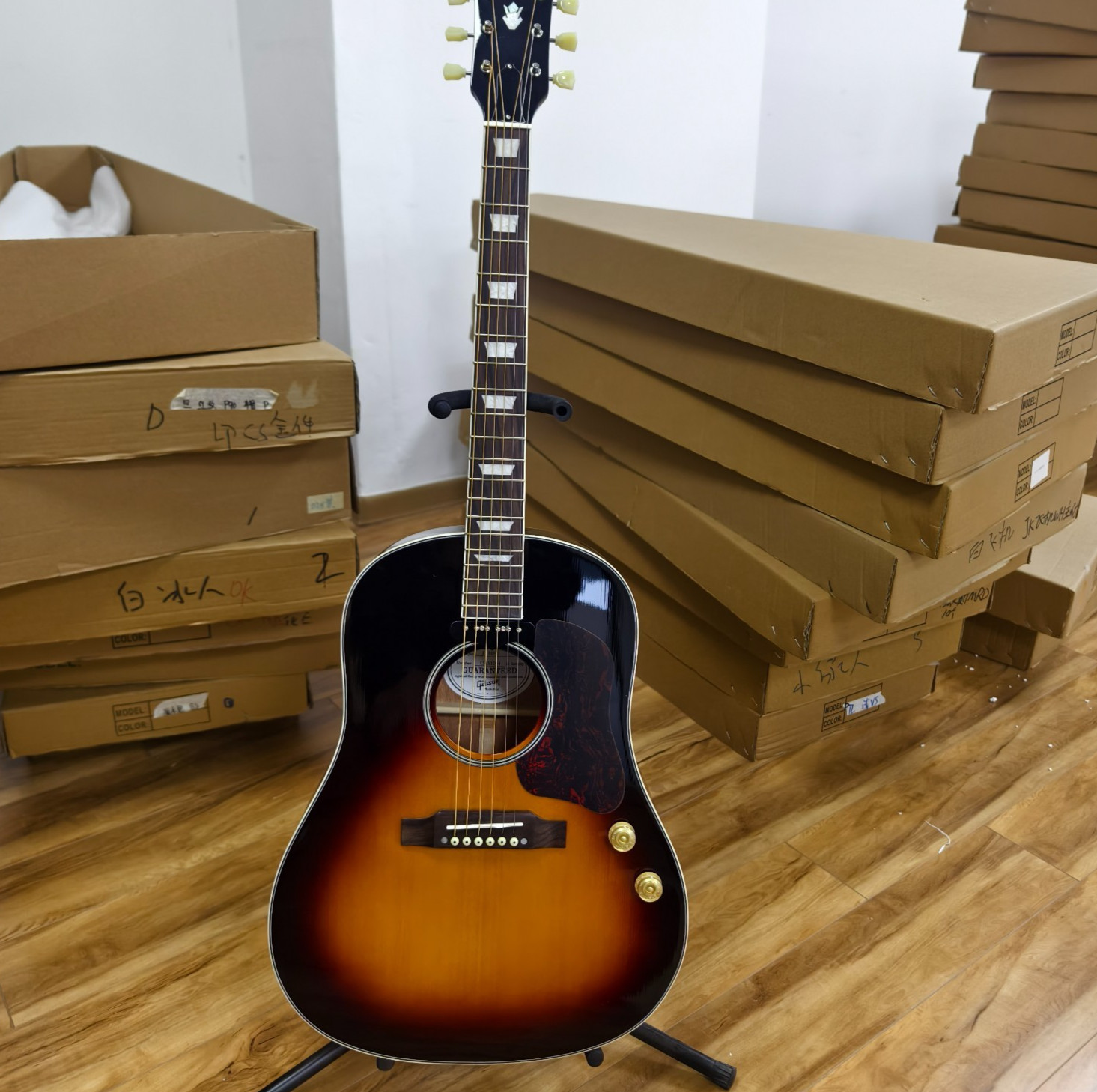 Ship US J-160E Original Acoustic-Electric Guitar – Vintage Sunburst Jumbo Body