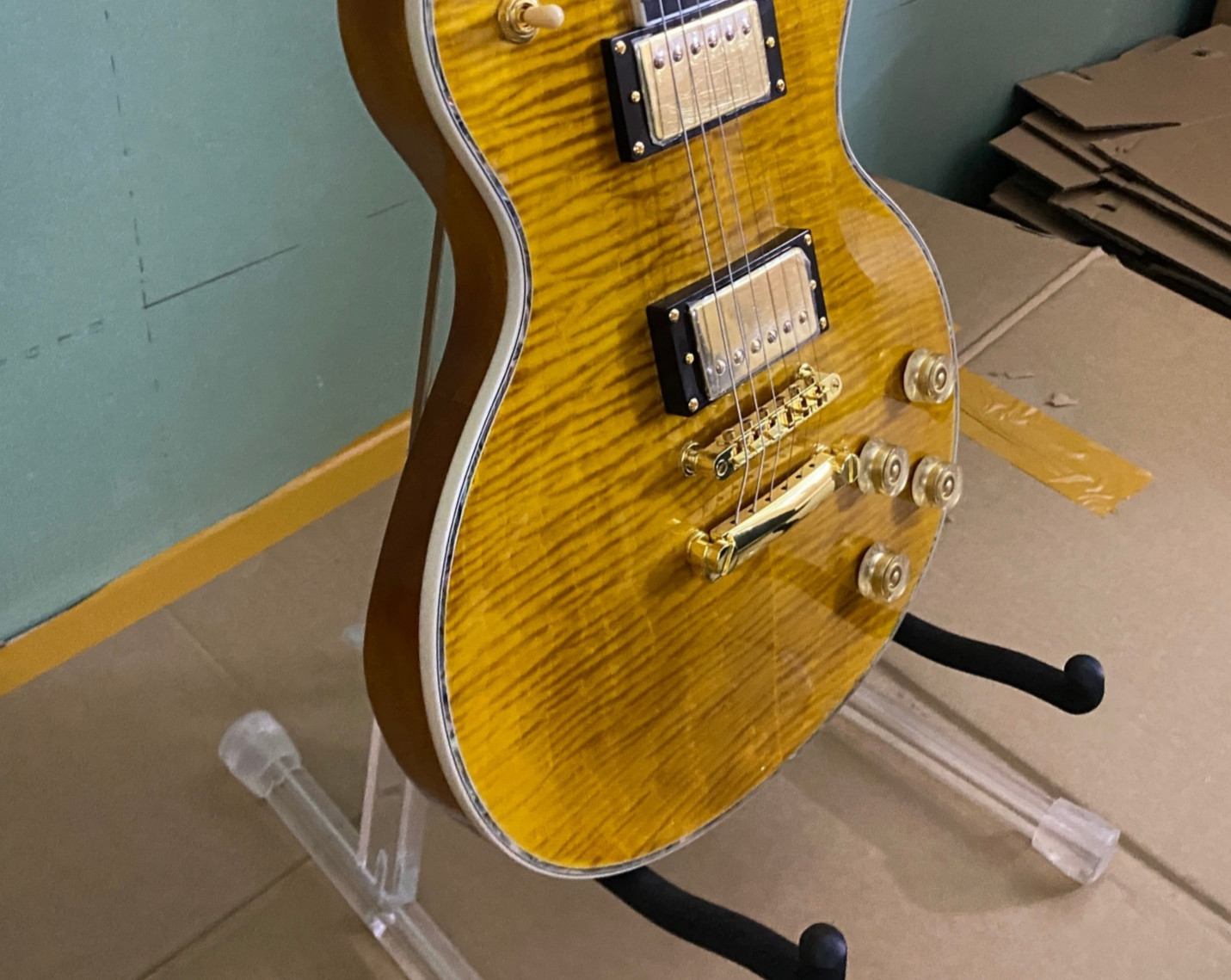 Hot Pick Abalone Art Inlay Electric Guitar Premium Gold Hardware& Control Knobs