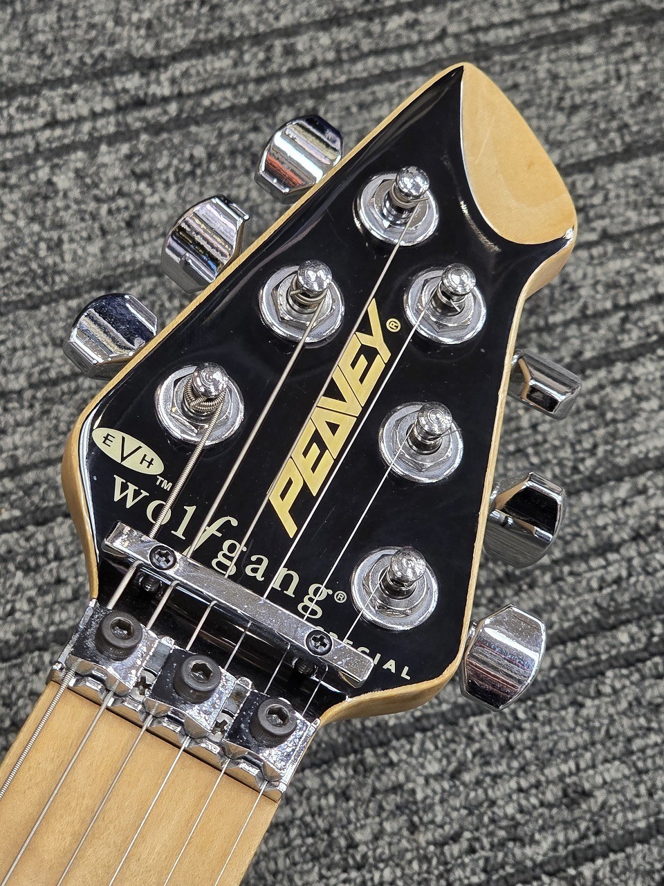 PEAVEY USA Wolfgang Special electric guitar