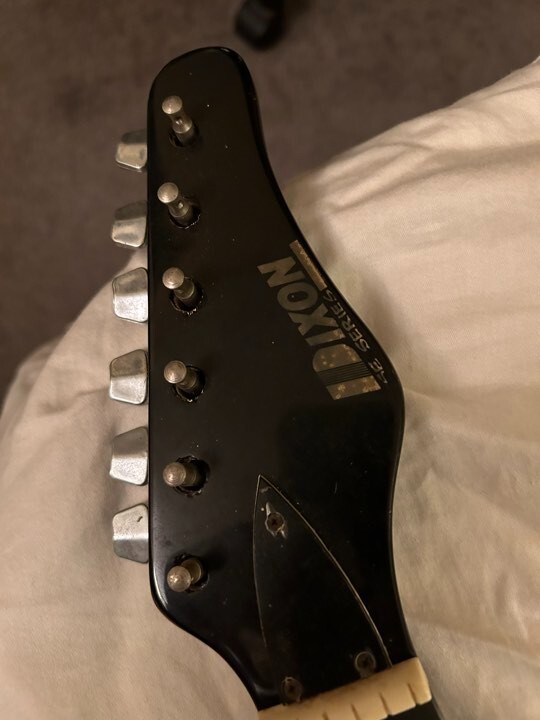 Dixon SE Series Guitar