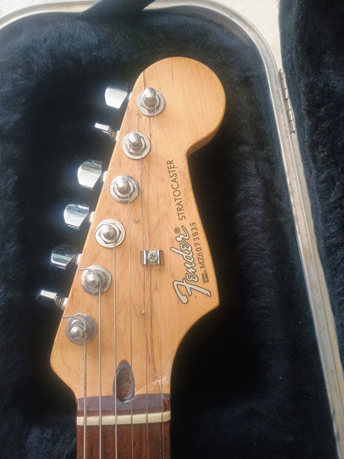 Fender Stratocaster HSS Black 2006 Mexico & Molded Hardshell Strat Carrying Case