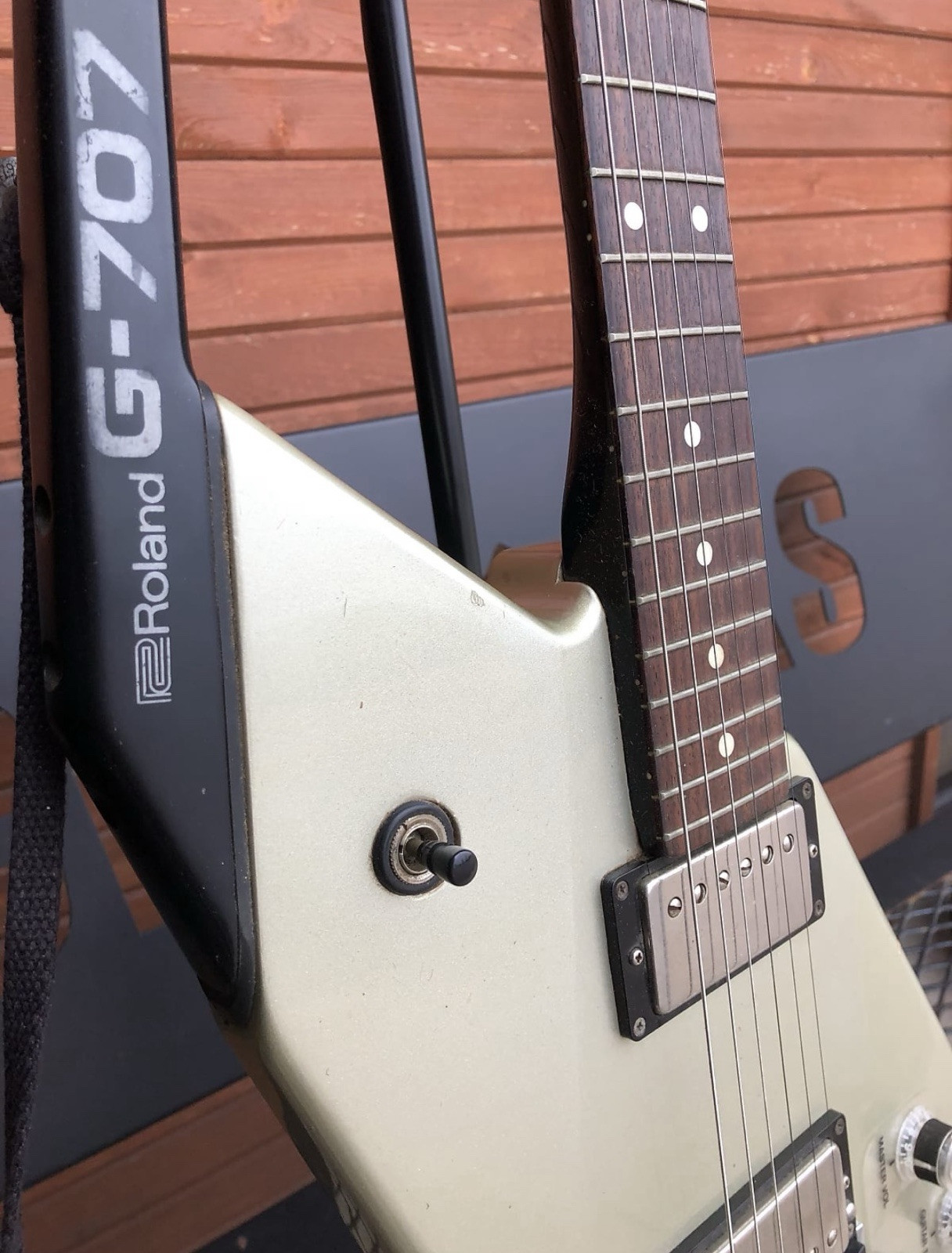 Roland G-707 & GR-700 Guitar Synthesizer – White – Mid 80’s Excellent Condition