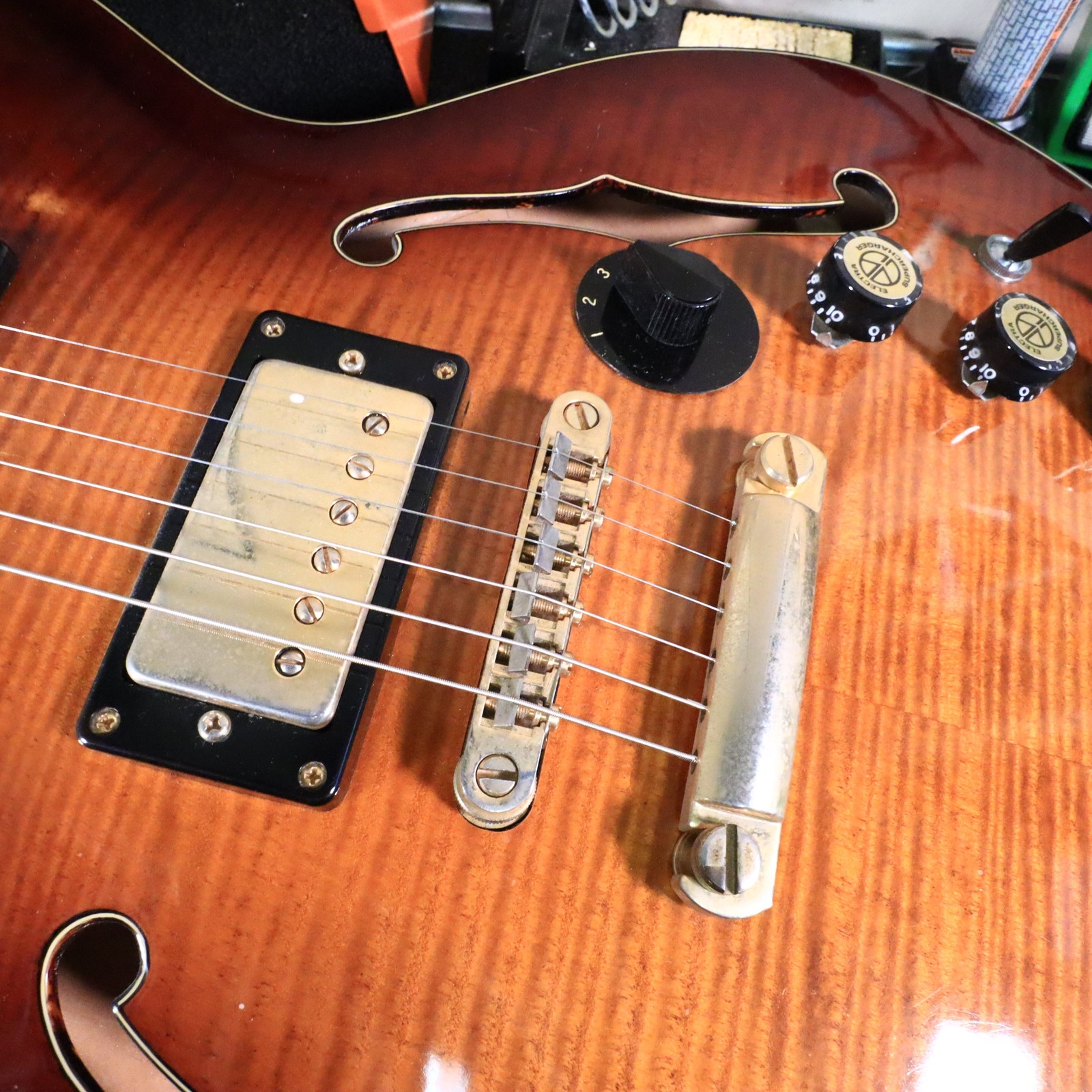 Vintage 1970s Electra MPC X810 Onboard Sunburst Japan Guitar