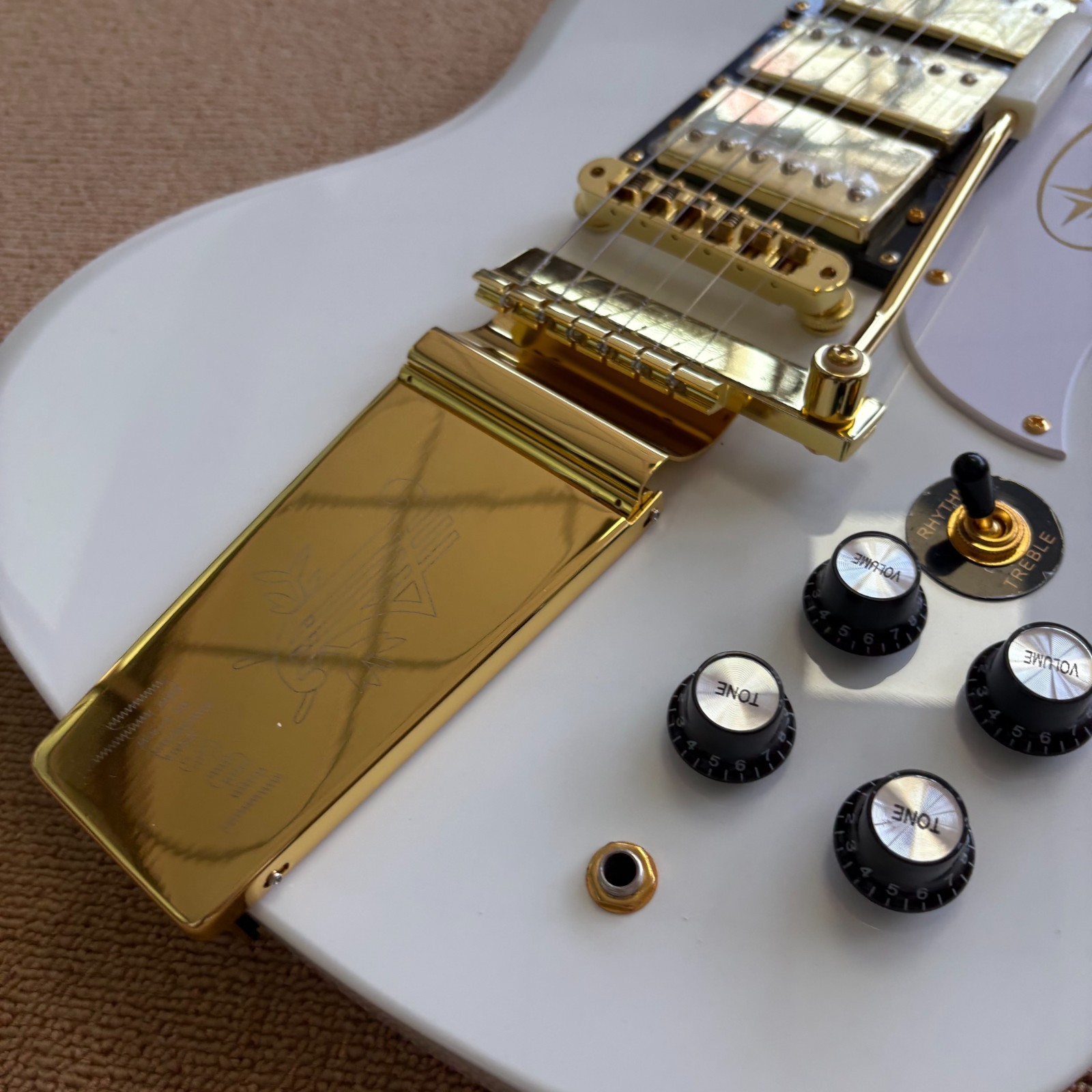 White SG Style Electric Guitar Rosewood Fingerboard 3H Pickups