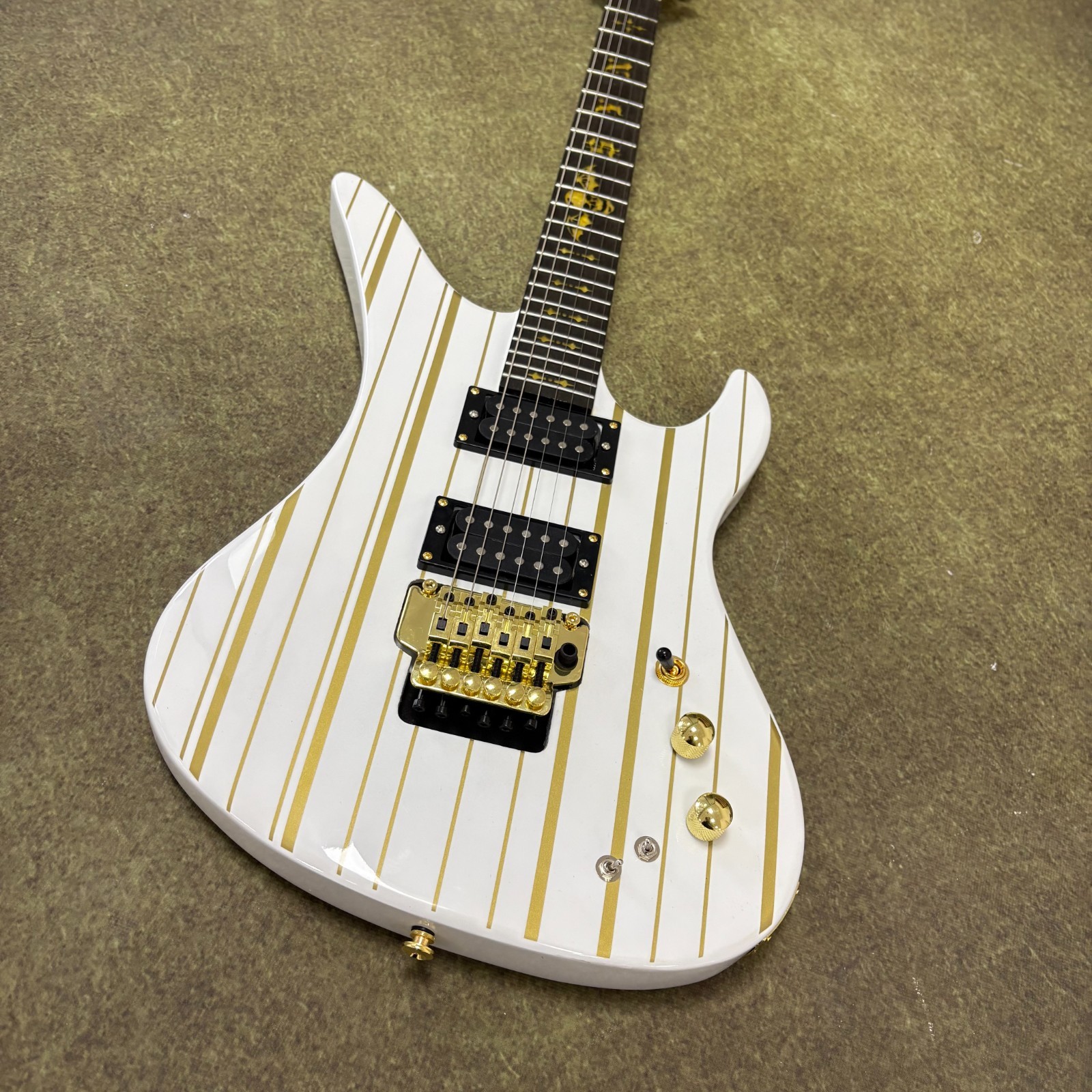 Custom Synyster Gates Electric Ｇuitar Rosewood Fingerboard With FR Bridge