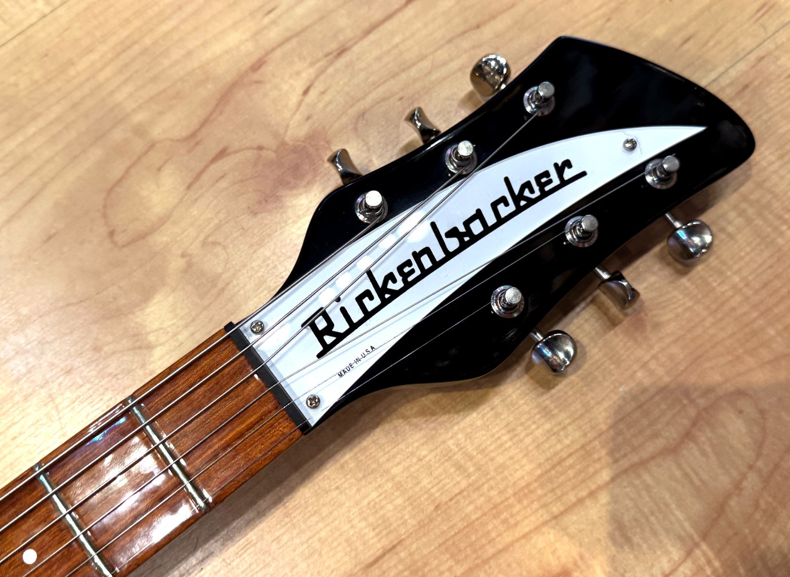 Rickenbacker 350V63 Electric Guitar w/ Accent Vibrato – Full Scale Version
