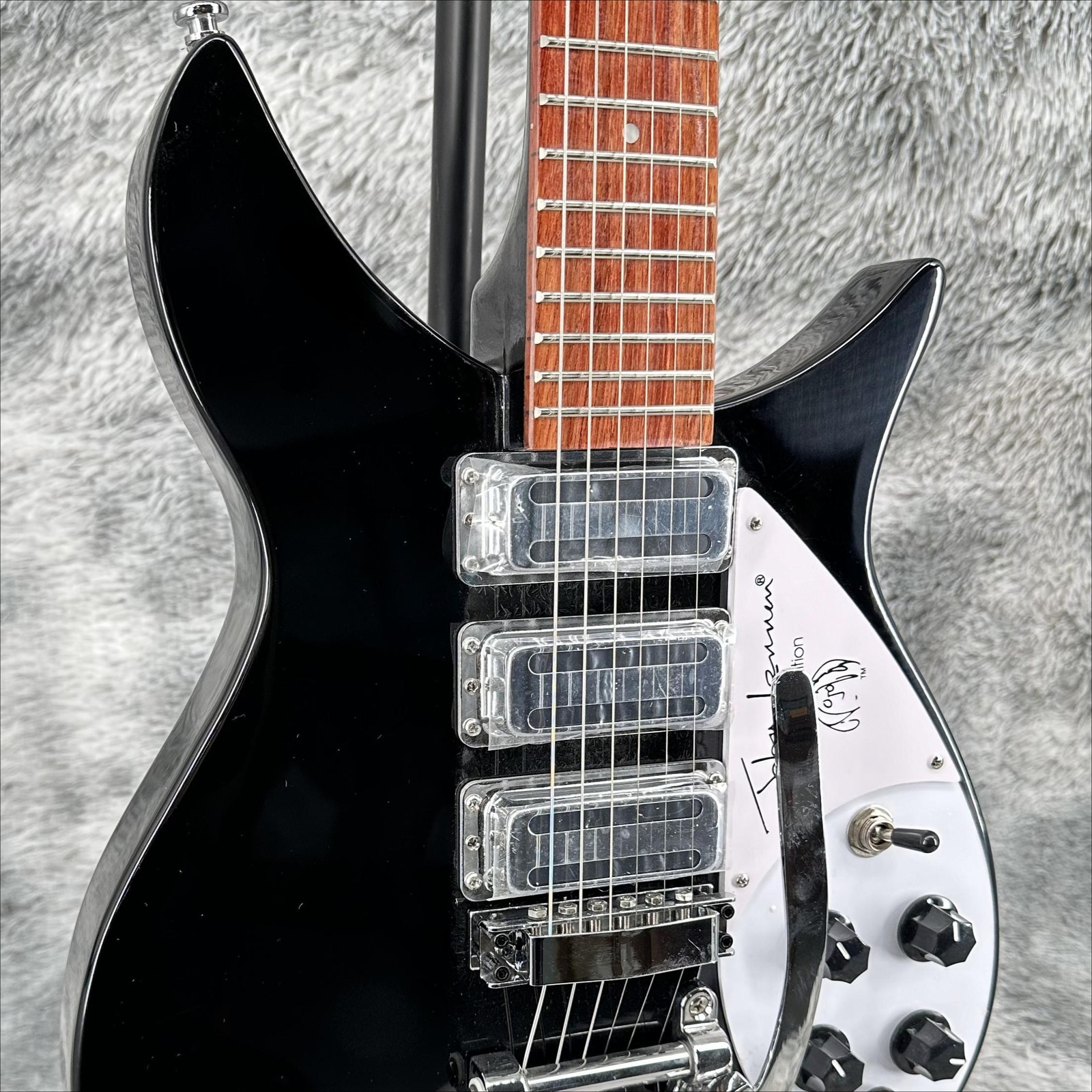 Custom Lennon‑signature 325 Black Electric Guitar Bigsby Tremolo 6string Ship US