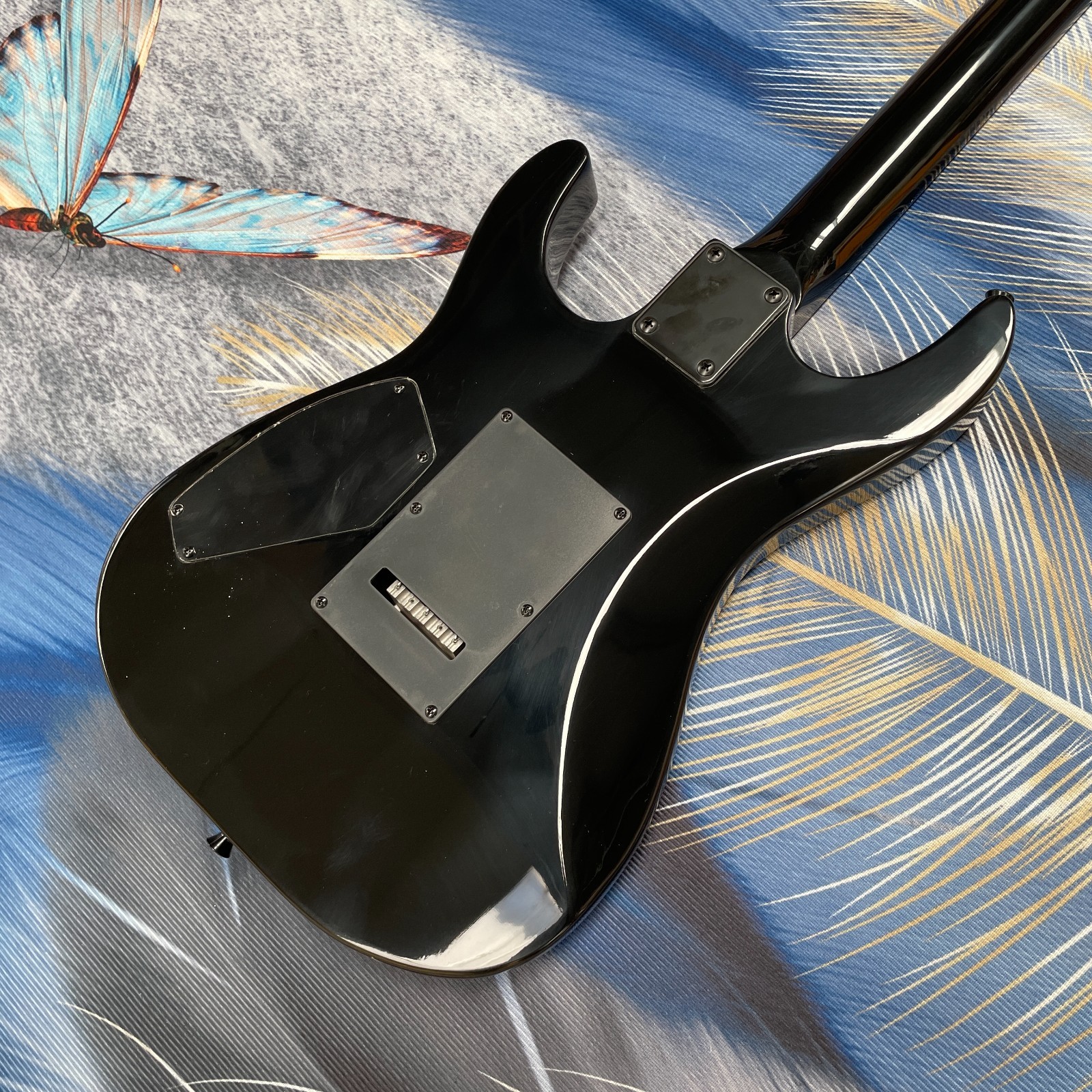 High Quality Discount Electric Guitar with White Zombie Graphic, Black Hardware