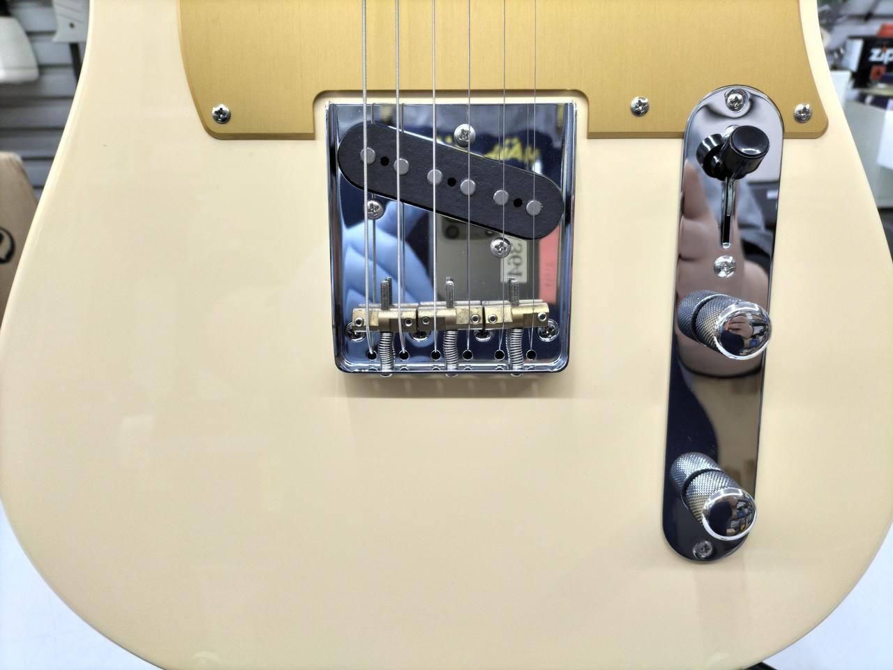 SIRE Larry Carlton T7 VWH Electric Guitar