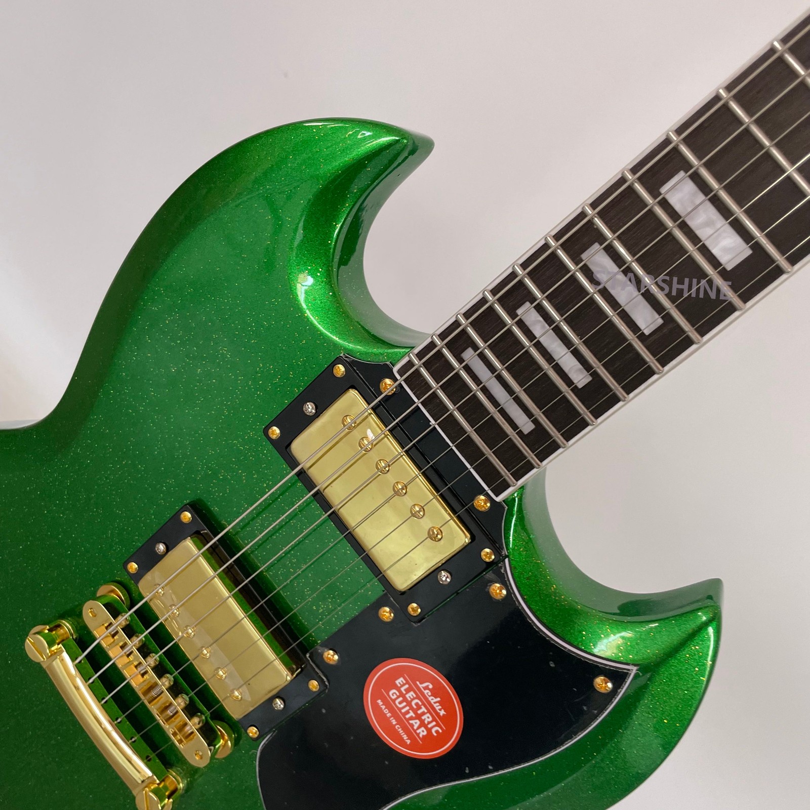 Metallic Green Solid Body Electric GuitarRounded fret Edge Heavy Metal Bone Nut