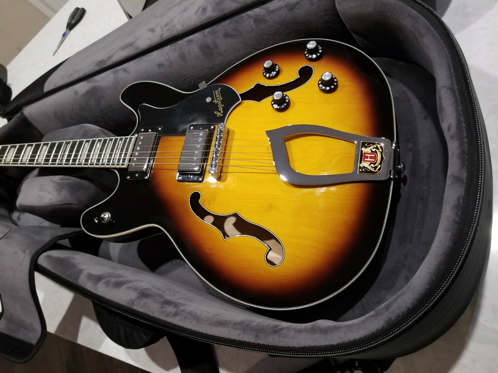 Hagstrom Viking Semi-Hollowbody Electric Guitar Tobacco Sunburst