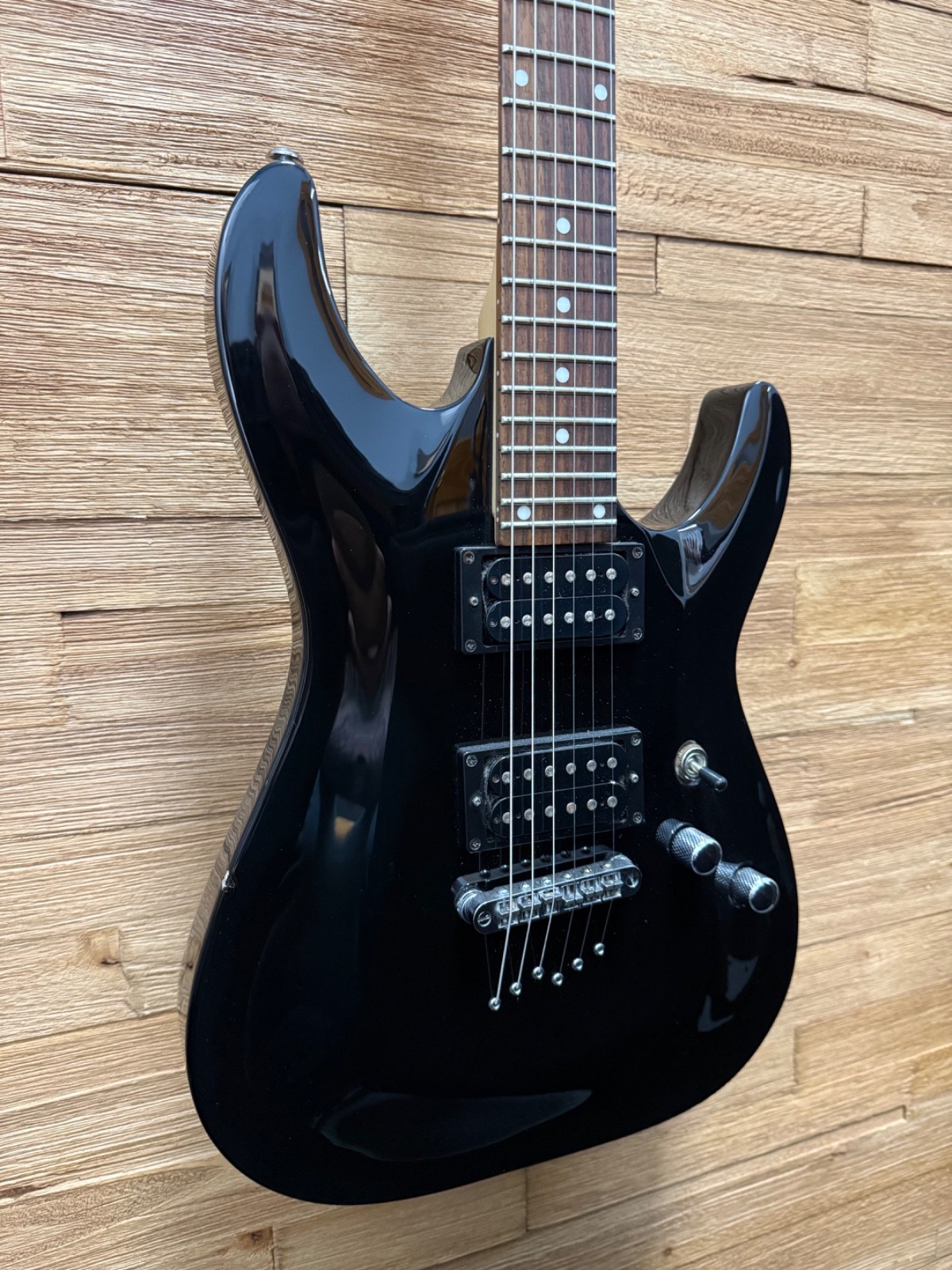 Schecter Omen 6 Electric Guitar -Diamond Series- 2005- Black Gloss – 8lbs 1oz