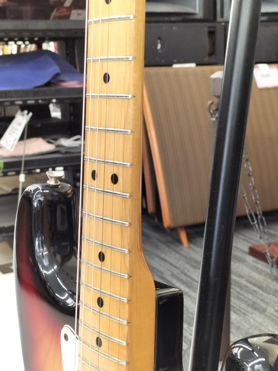 [FERNANDES] FST-70 3 Tone Sunburst Made in Japan 1970s-1980s ST Type E.Guitar