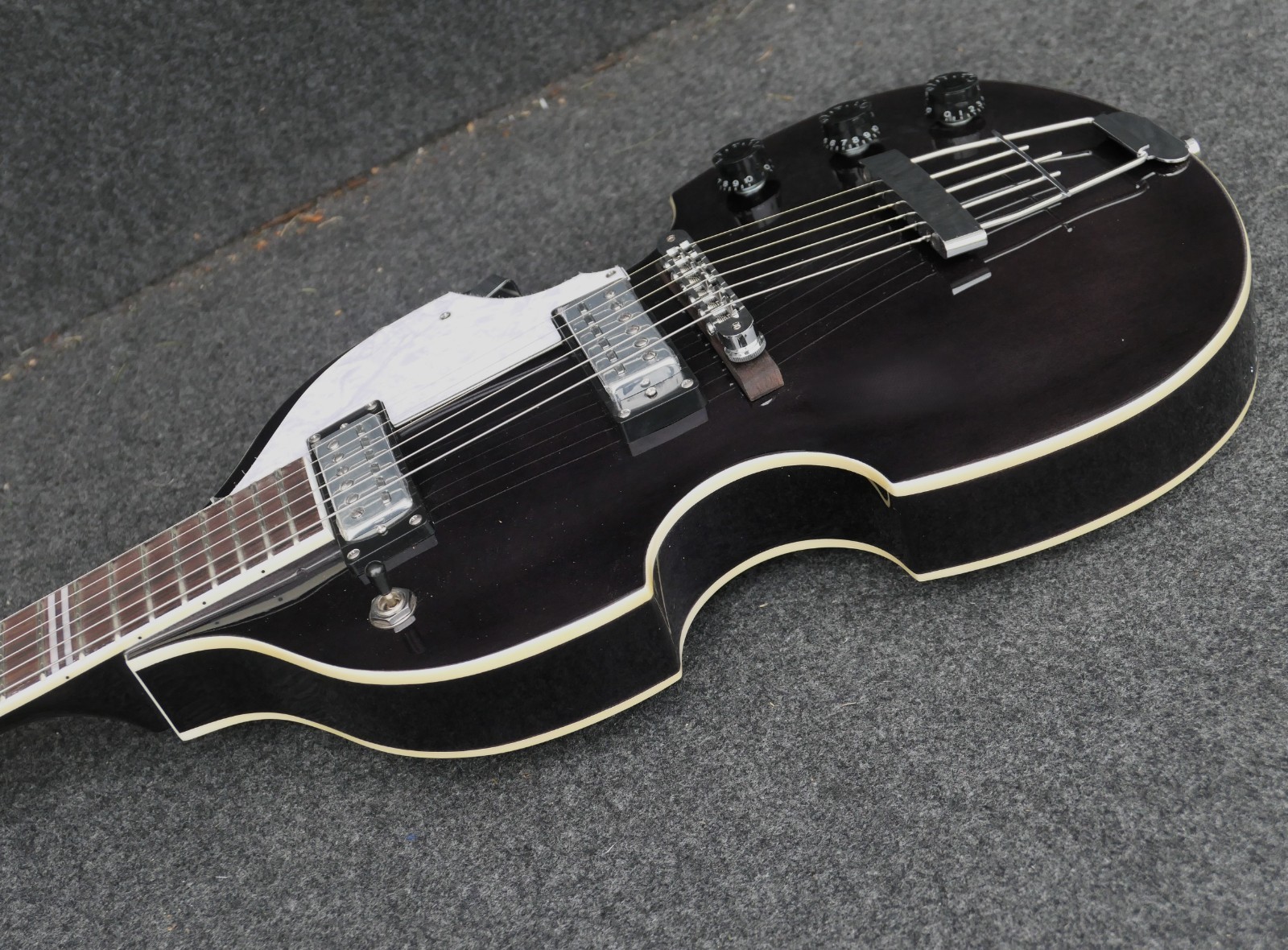 HOFNER HI-459-PE TBK BLACK IGNITION SERIES 6 STRING VIOLIN GUITAR