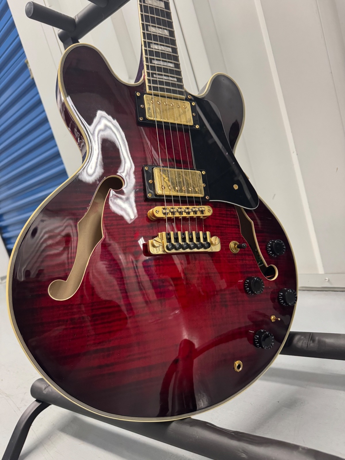 AIO SH-335 Semi-Hollow Electric Guitar – Red Burst