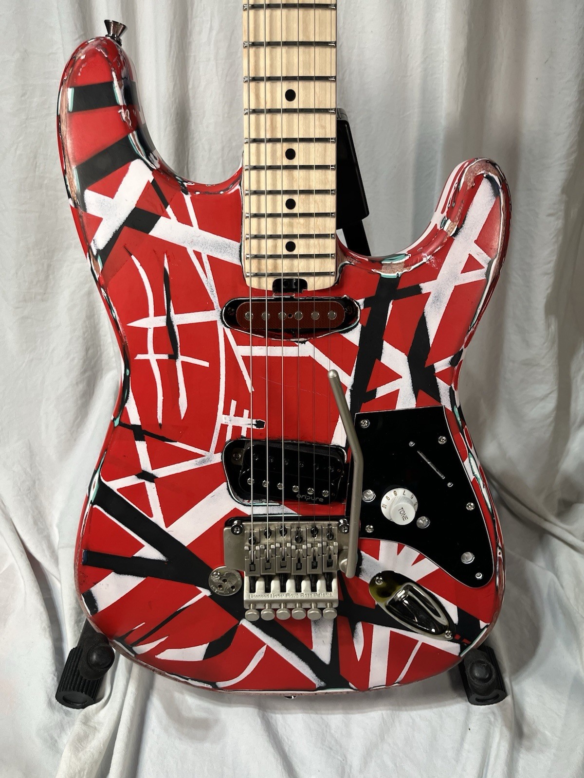 EVH CUSTOM BUILT TRIBUTE GUITAR