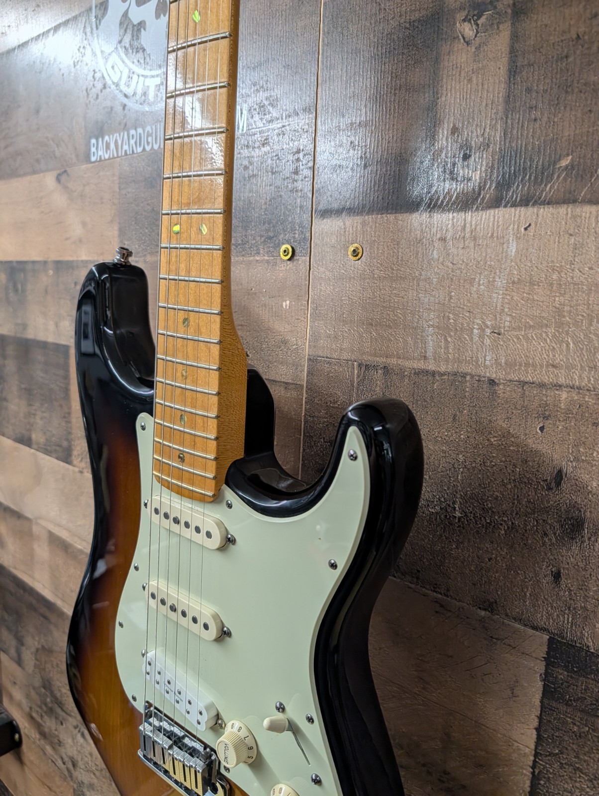 2009 Fender American Deluxe Stratocaster Sunburst USA W/ Case