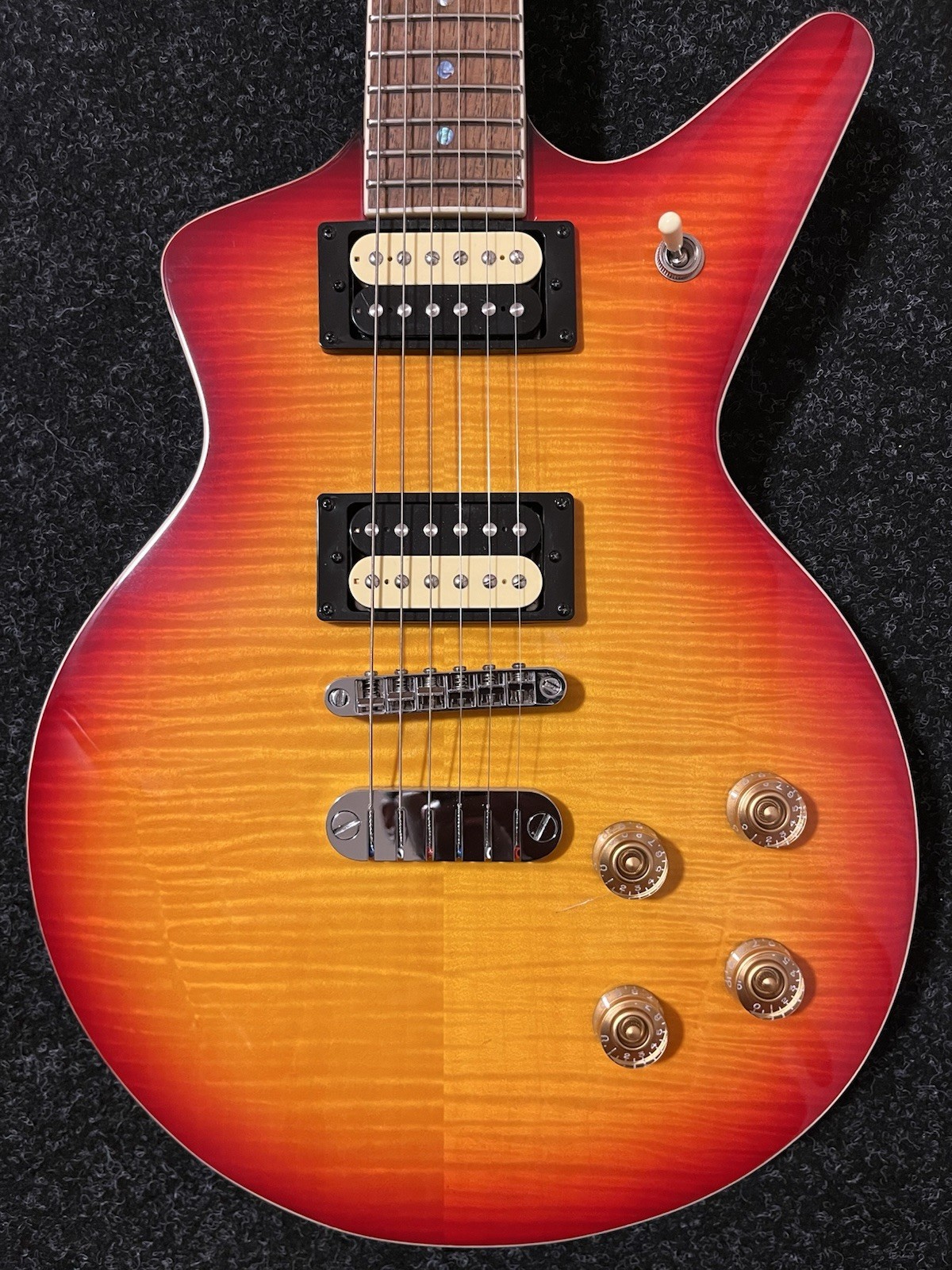 Dean Cadillac 1980 – Flammed Maple Trans Cherry Electric Guitar