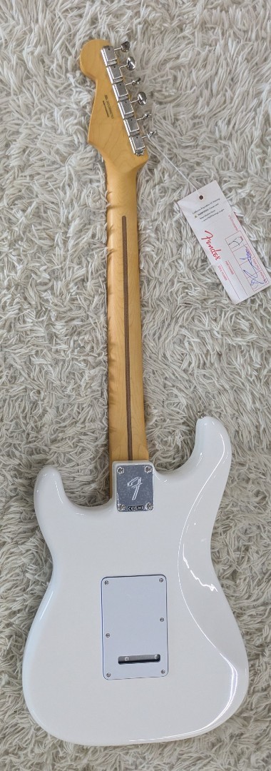 Fender Limited Edition Player II Stratocaster®, Maple Fingerboard, Polar White