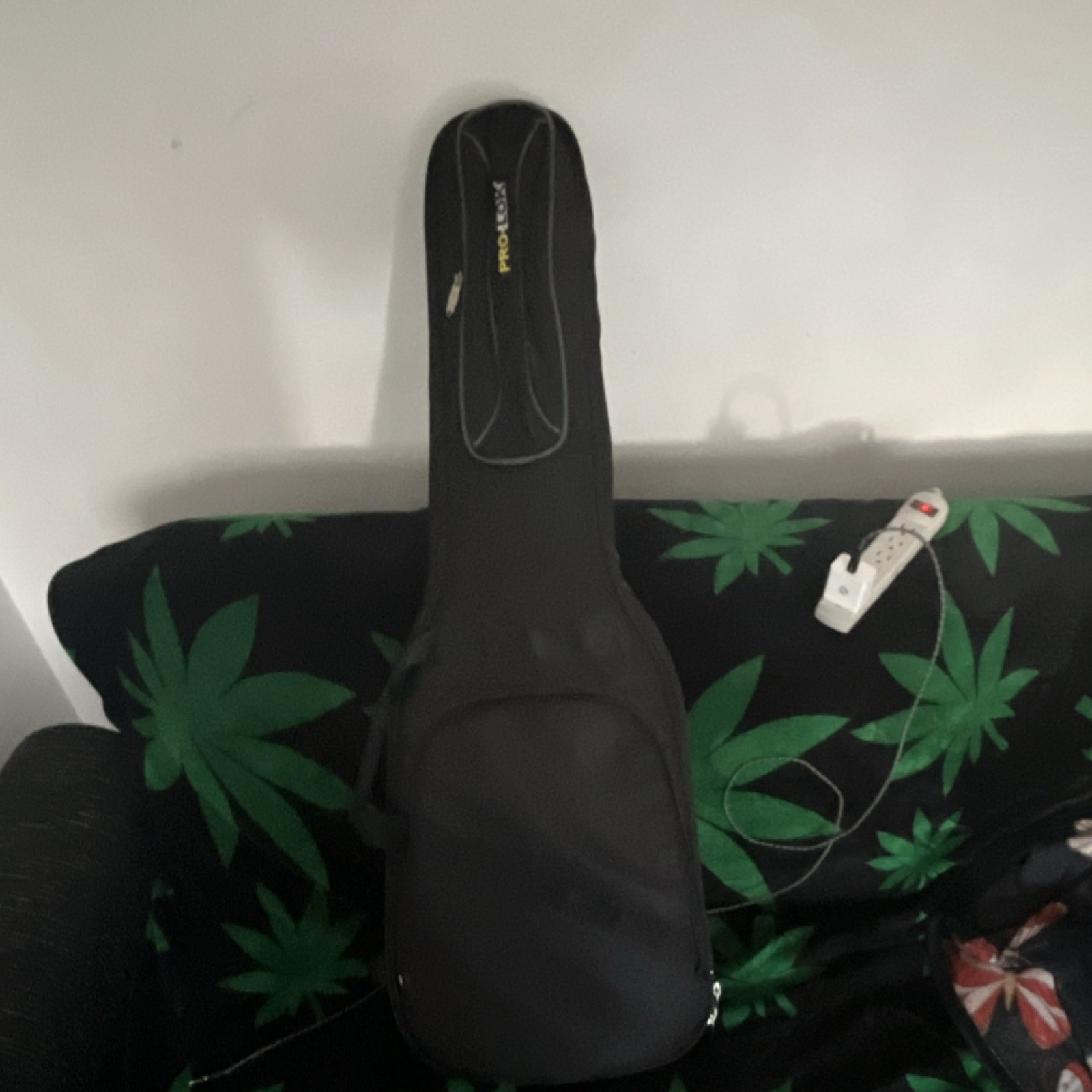 Washburn Parallaxe Electric Guitar Black Right-Handed w/ Gig Bag Amplifier Strap