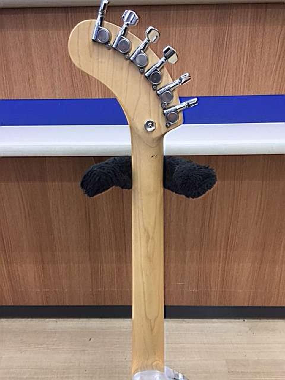 Fernandez ZO-3Z guitar with built-in amplifier