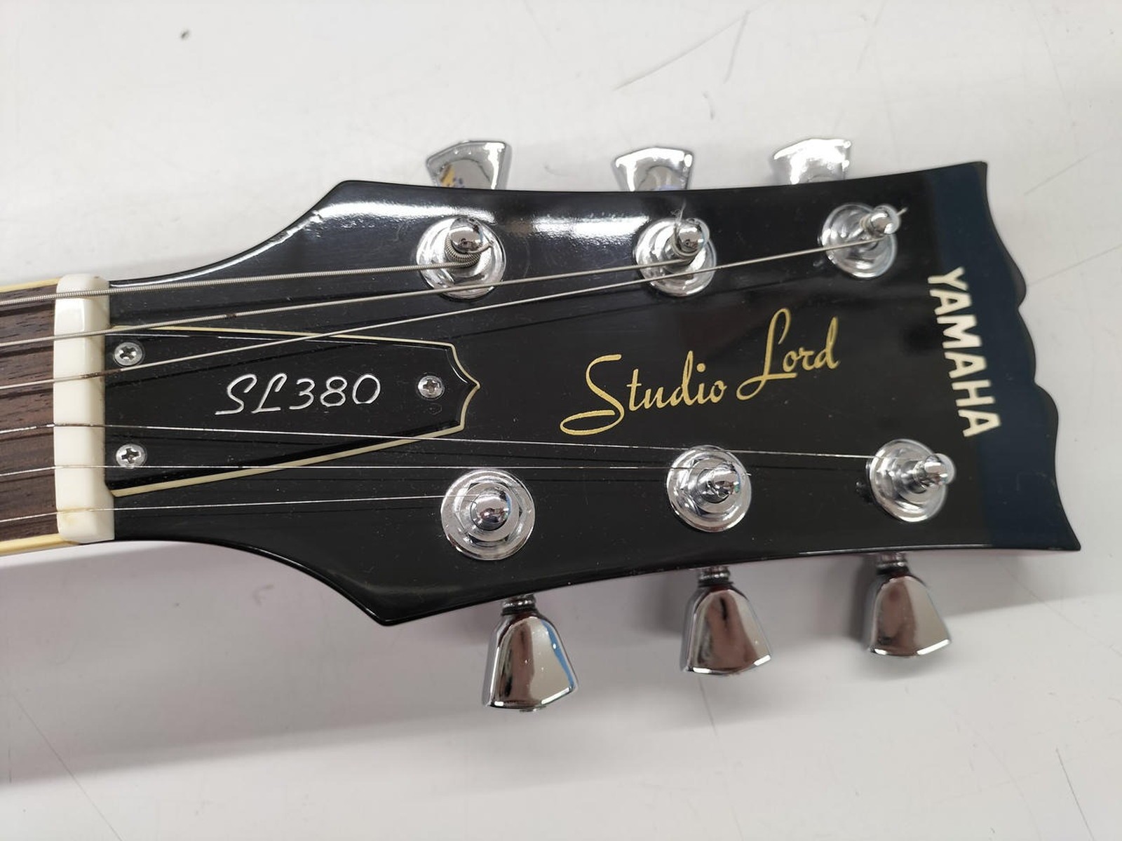 YAMAHA SL380 Used Agathis body Maple neck Rosewood fingerboard Cherry Burst