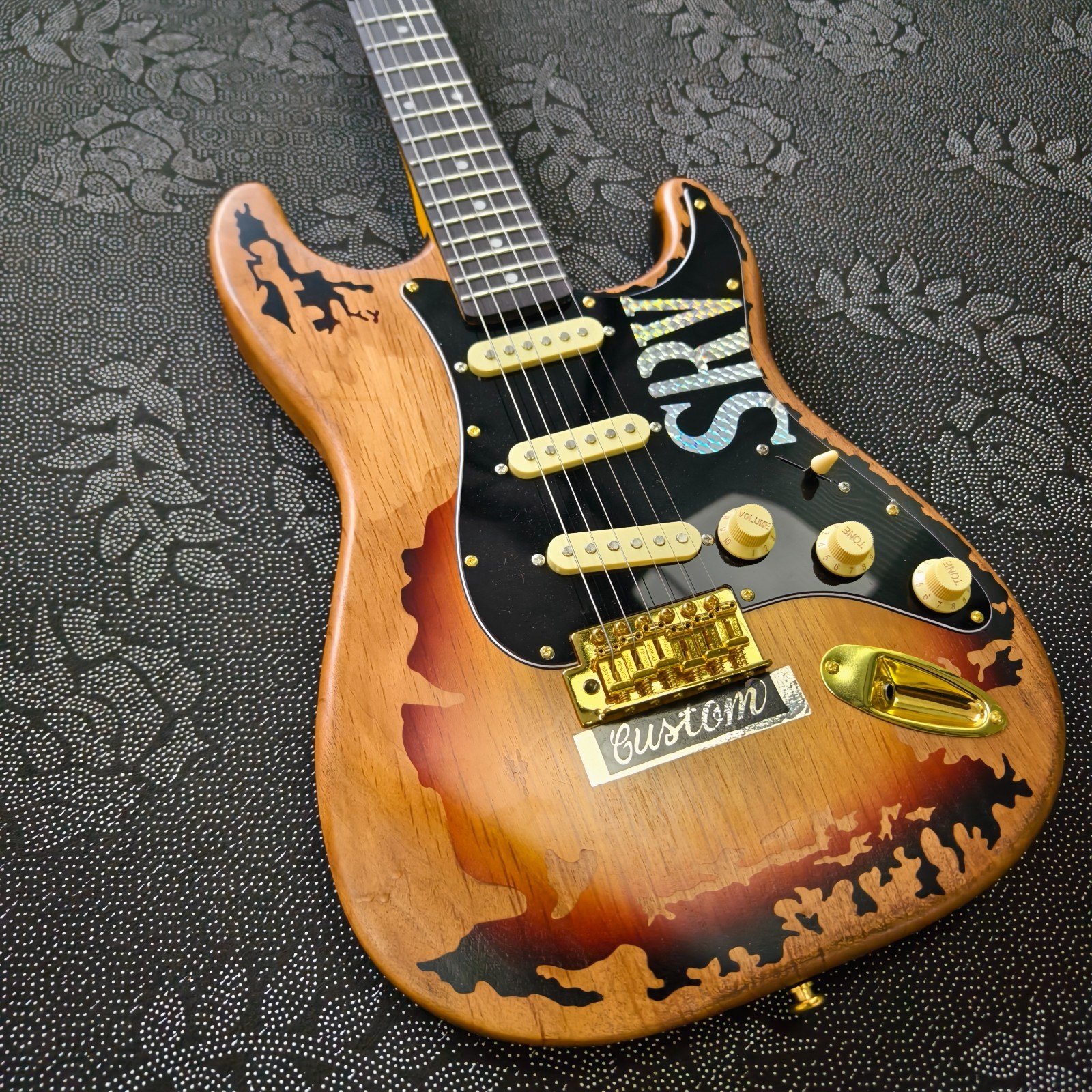 SRV Custom ST Style Electric Guitar Sunburst Distressed Body Gold Hardware
