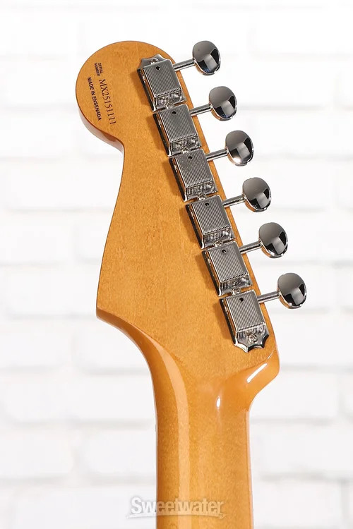 Fender Robert Cray Standard Stratocaster Electric Guitar – Inca Silver with