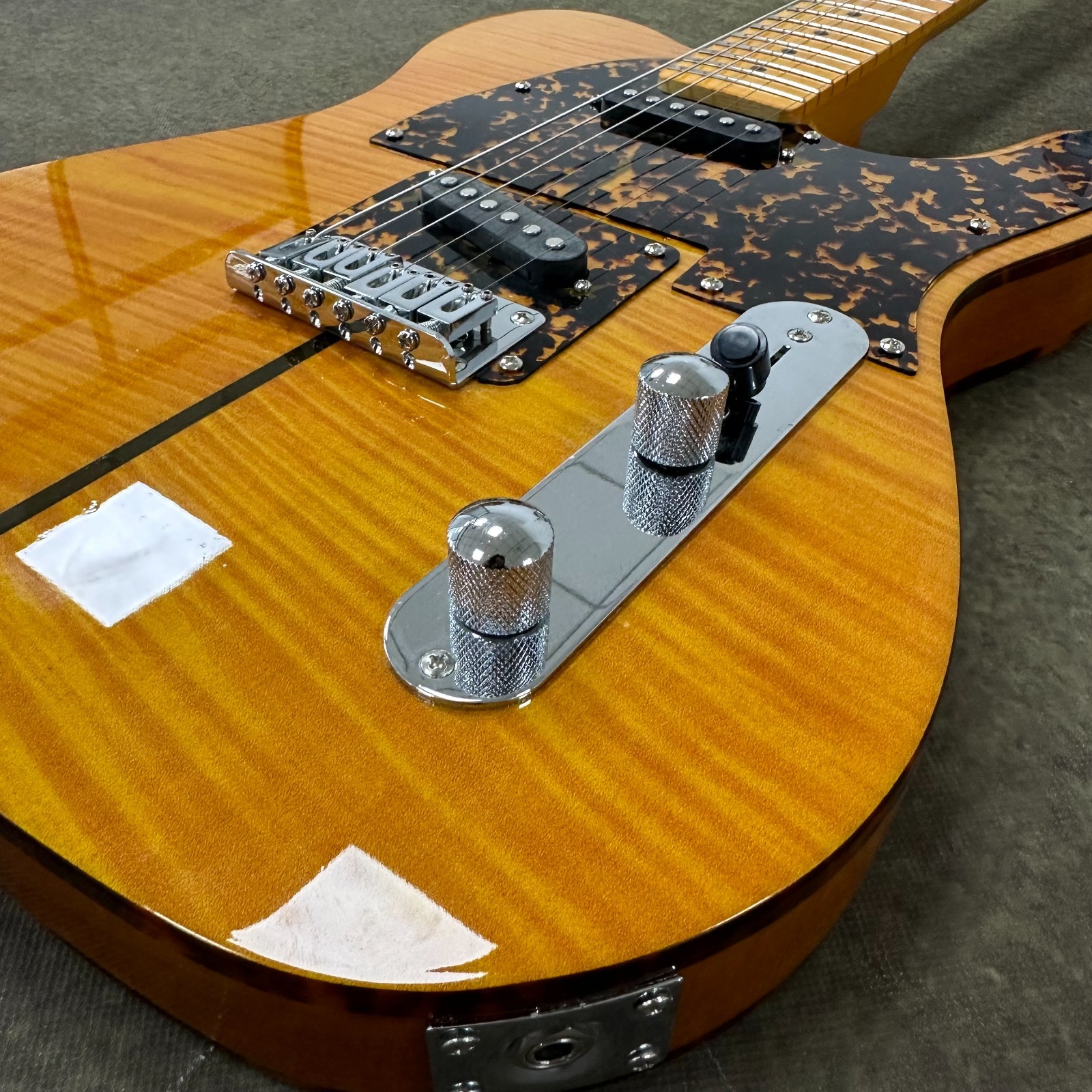 Anderson Mad Cat Amber Electric Guitar Fixed Bridge Maple Fingerboard