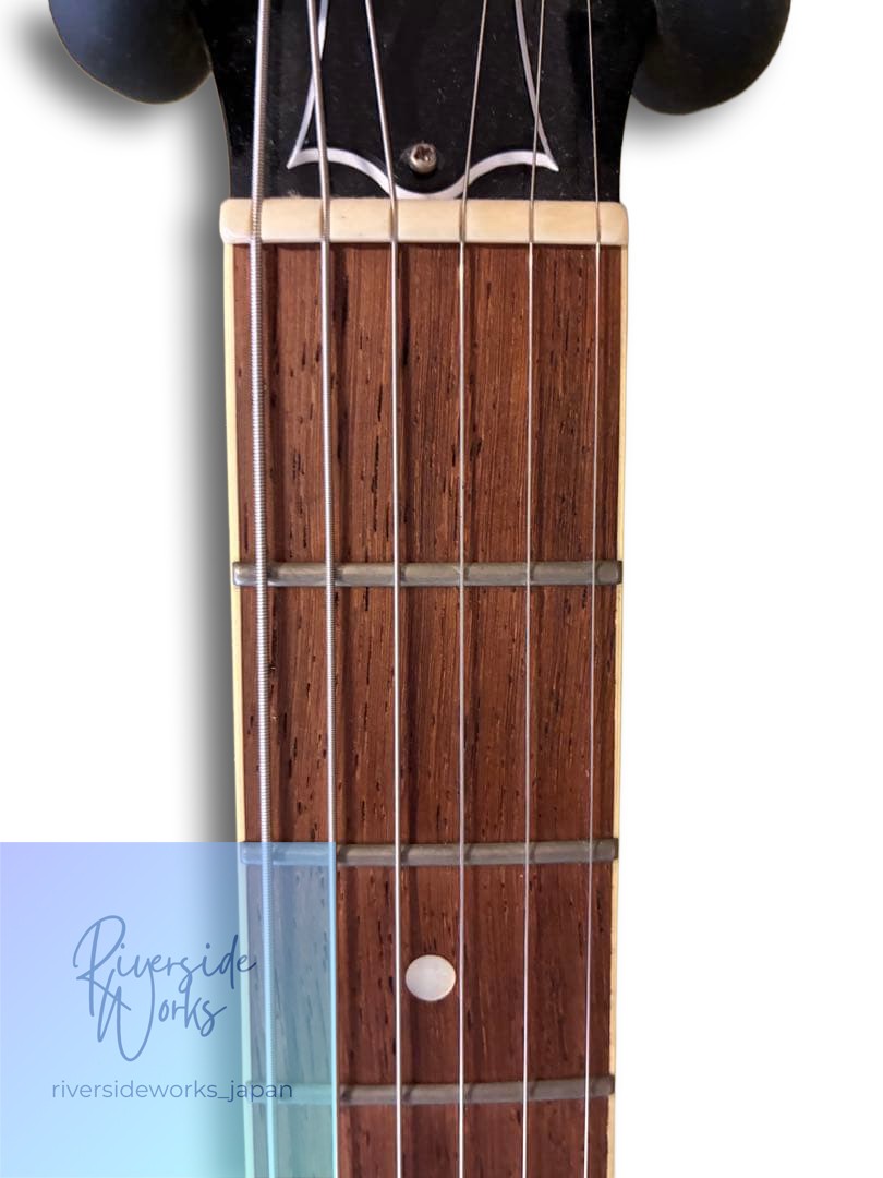 Archtop Tribute AT135STP Sunburst