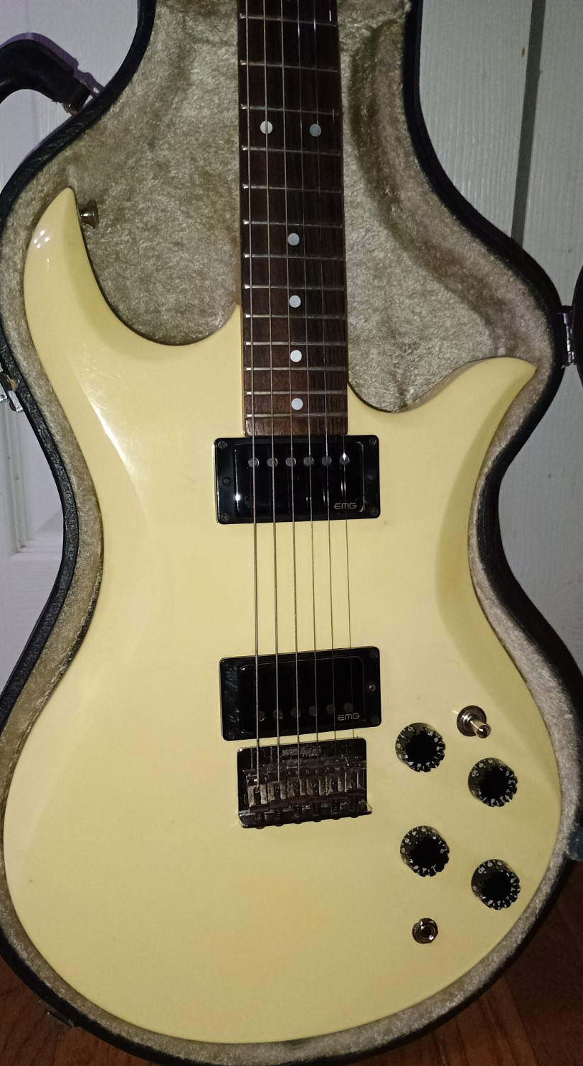 1982 MATSUMOKU JAPAN VANTAGE Avenger X-77 w/EMG JH James Hetfield Pickups OHSC