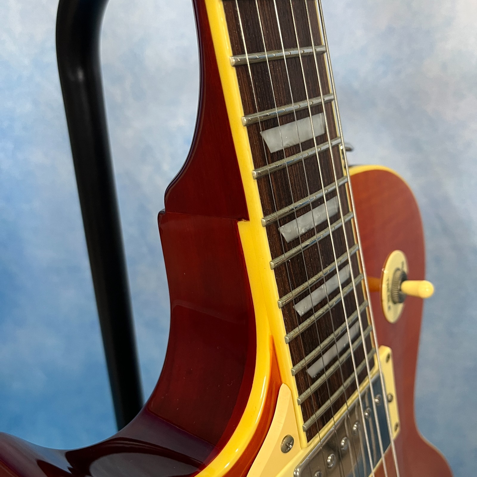 Grass Roots by ESP G-LP-50S/LH Lefty Flame Top Honeyburst Les Paul