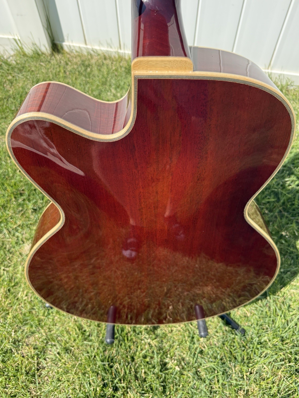 Yunzhi Jazz Box Archtop Guitar Solid Spruce Top 2024