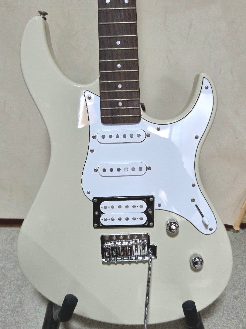 Yamaha Pacifica Pac112V Vintage White Body