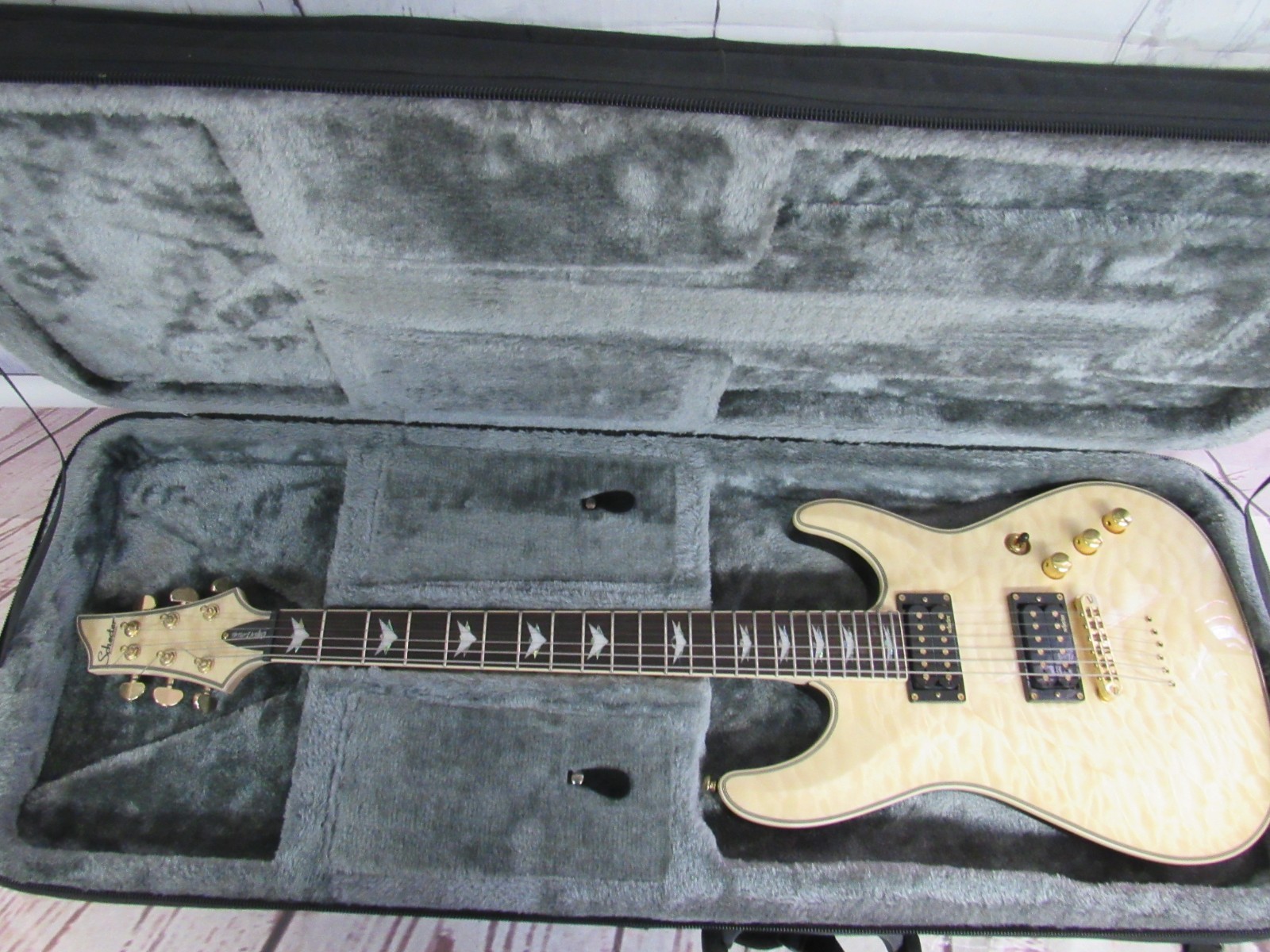 Schecter Omen Extreme-6 Electric Guitar – Natural w/ Wolfpak Polyfoam Case
