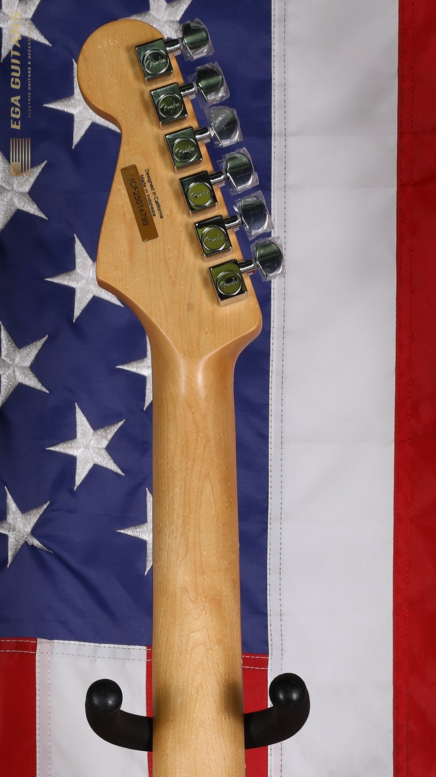 Fender Standard Stratocaster – 3-Color Sunburst