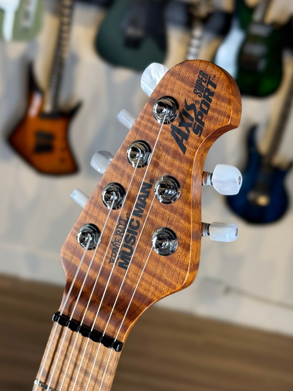 Ernie Ball Music Man Axis Super Sport – Honey Pot Flame – Mastergrade Maple