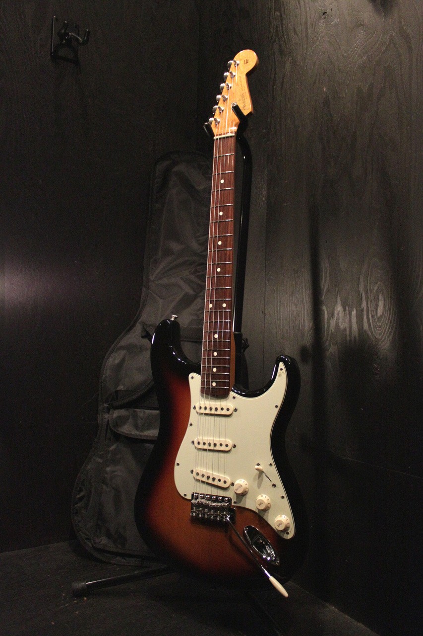 Fender Mexico Classic Series 60s Stratocaster 3TS Sunburst 2010 Used