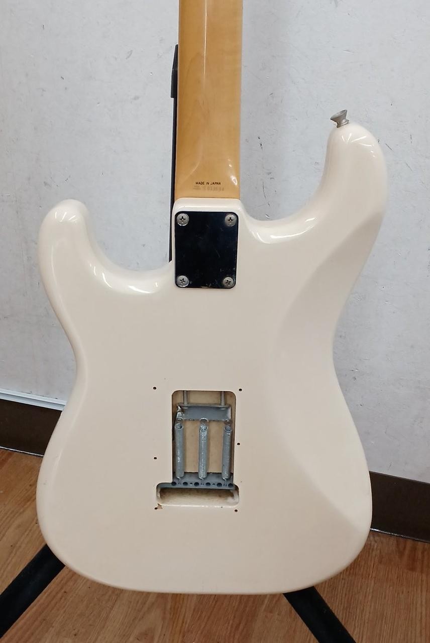 FENDER JAPAN STRATOCASTER Electric Guitar-15