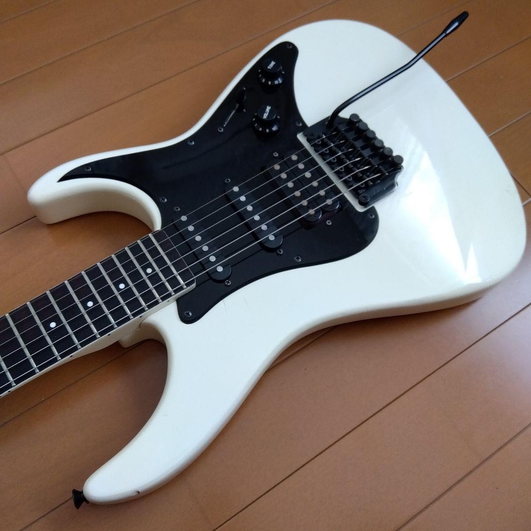 1980s Short Scale Electric Guitar Revolver Fernandes FR White