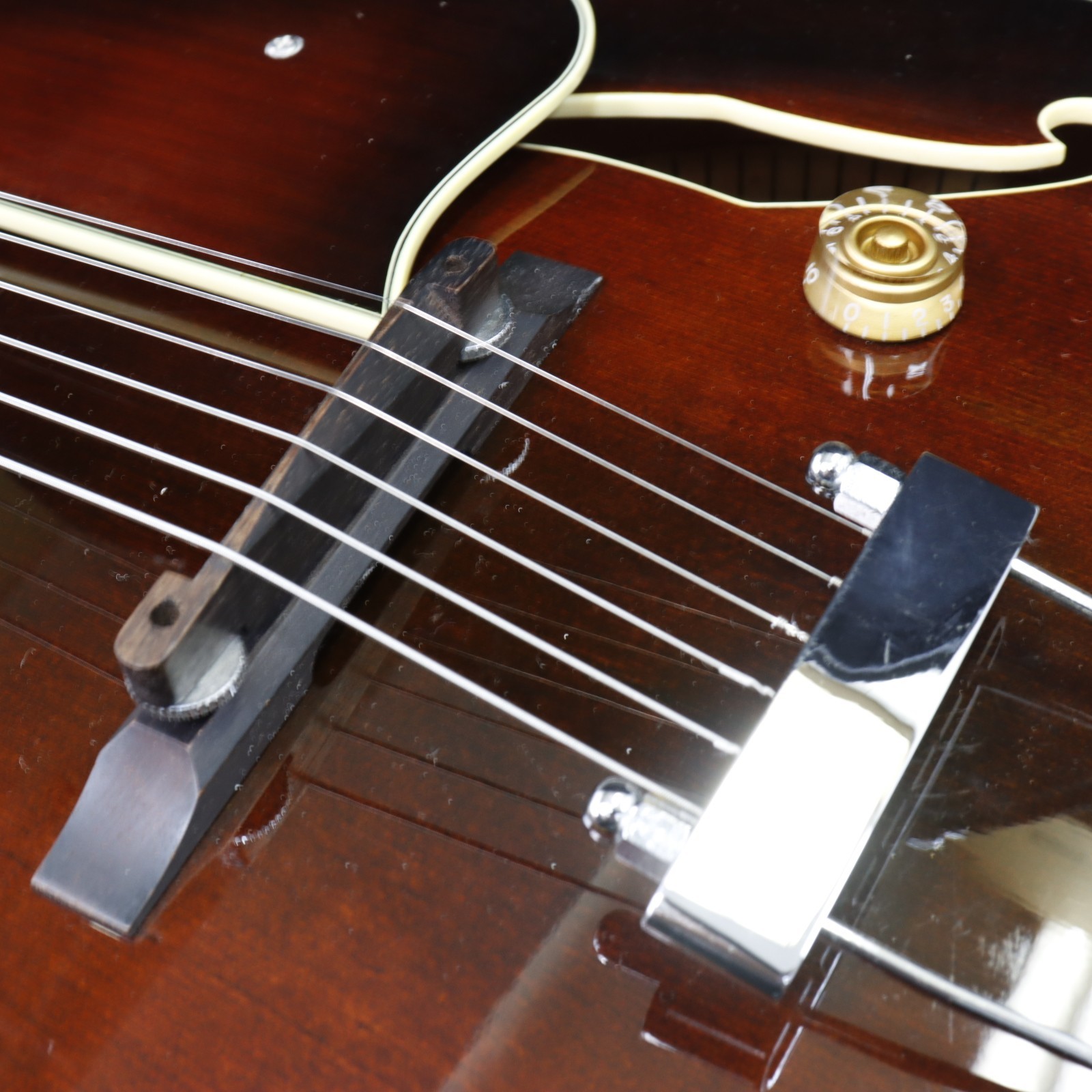 Ibanez AF84E-DVS Artcore 2005 – 2009 – Dark Violin Sunburst