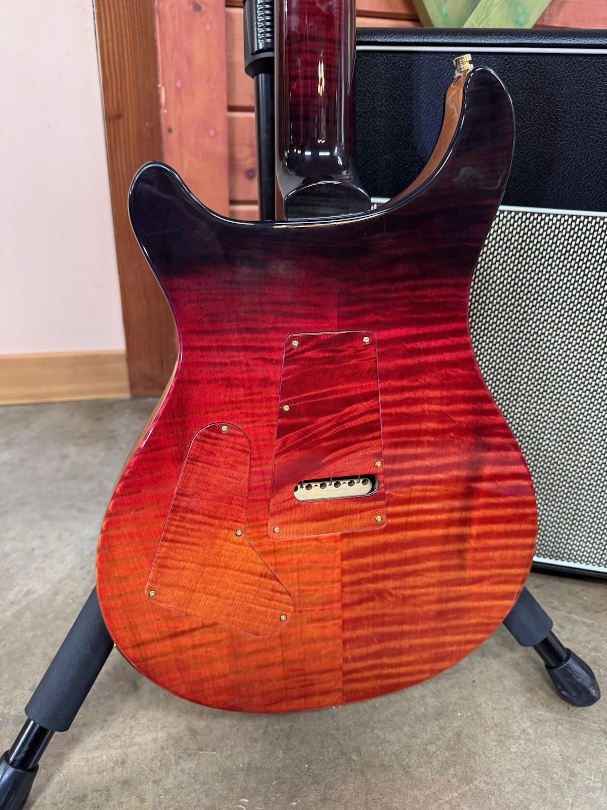 Pyro RS 2025 – Flame Fade – One-of-a-kind